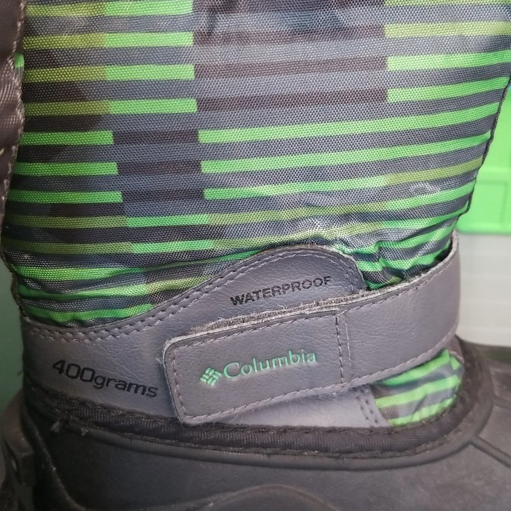 NWT Columbia Kids Green & Black Striped Winter Boots - Size 9